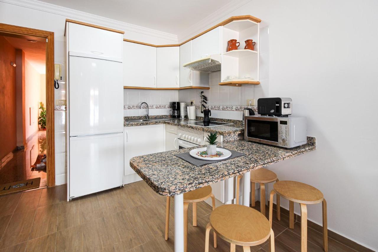 Beautiful Renovated Apartment With Air Conditioning Just Steps From The Sea In Playa San Juan Ngoại thất bức ảnh