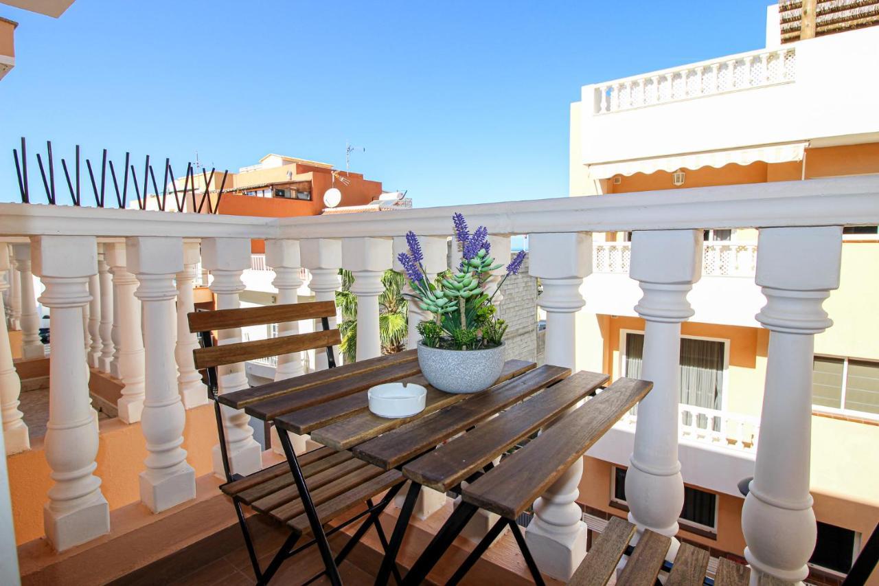 Beautiful Renovated Apartment With Air Conditioning Just Steps From The Sea In Playa San Juan Ngoại thất bức ảnh