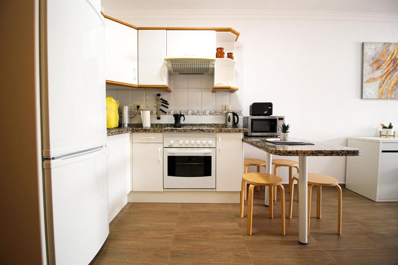 Beautiful Renovated Apartment With Air Conditioning Just Steps From The Sea In Playa San Juan Ngoại thất bức ảnh