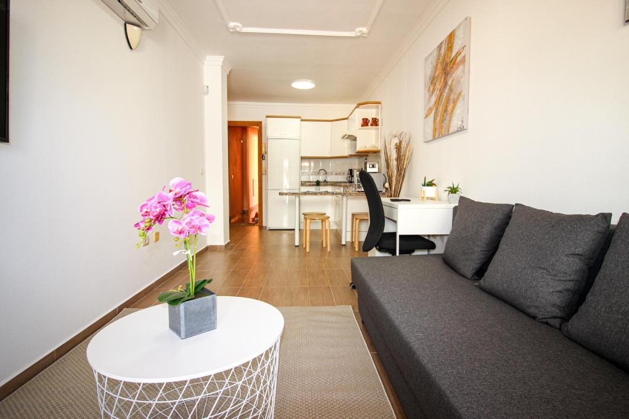Beautiful Renovated Apartment With Air Conditioning Just Steps From The Sea In Playa San Juan Ngoại thất bức ảnh