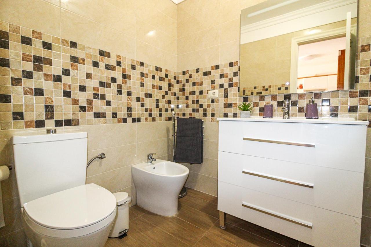 Beautiful Renovated Apartment With Air Conditioning Just Steps From The Sea In Playa San Juan Ngoại thất bức ảnh