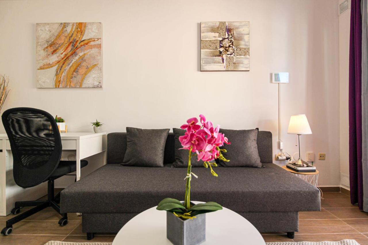 Beautiful Renovated Apartment With Air Conditioning Just Steps From The Sea In Playa San Juan Ngoại thất bức ảnh