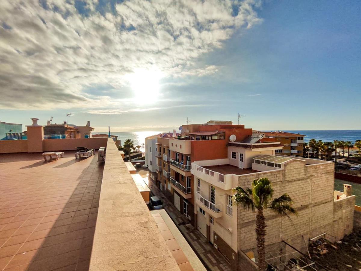 Beautiful Renovated Apartment With Air Conditioning Just Steps From The Sea In Playa San Juan Ngoại thất bức ảnh