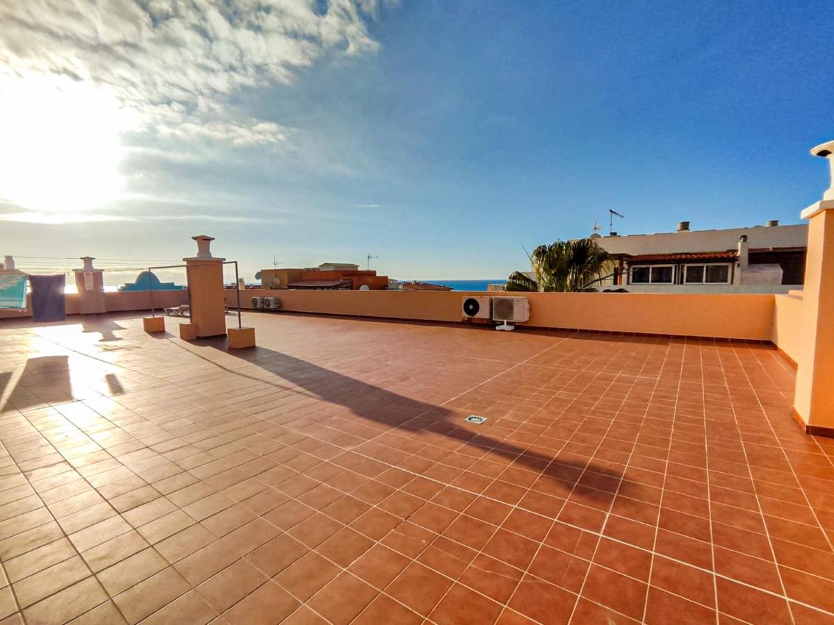 Beautiful Renovated Apartment With Air Conditioning Just Steps From The Sea In Playa San Juan Ngoại thất bức ảnh